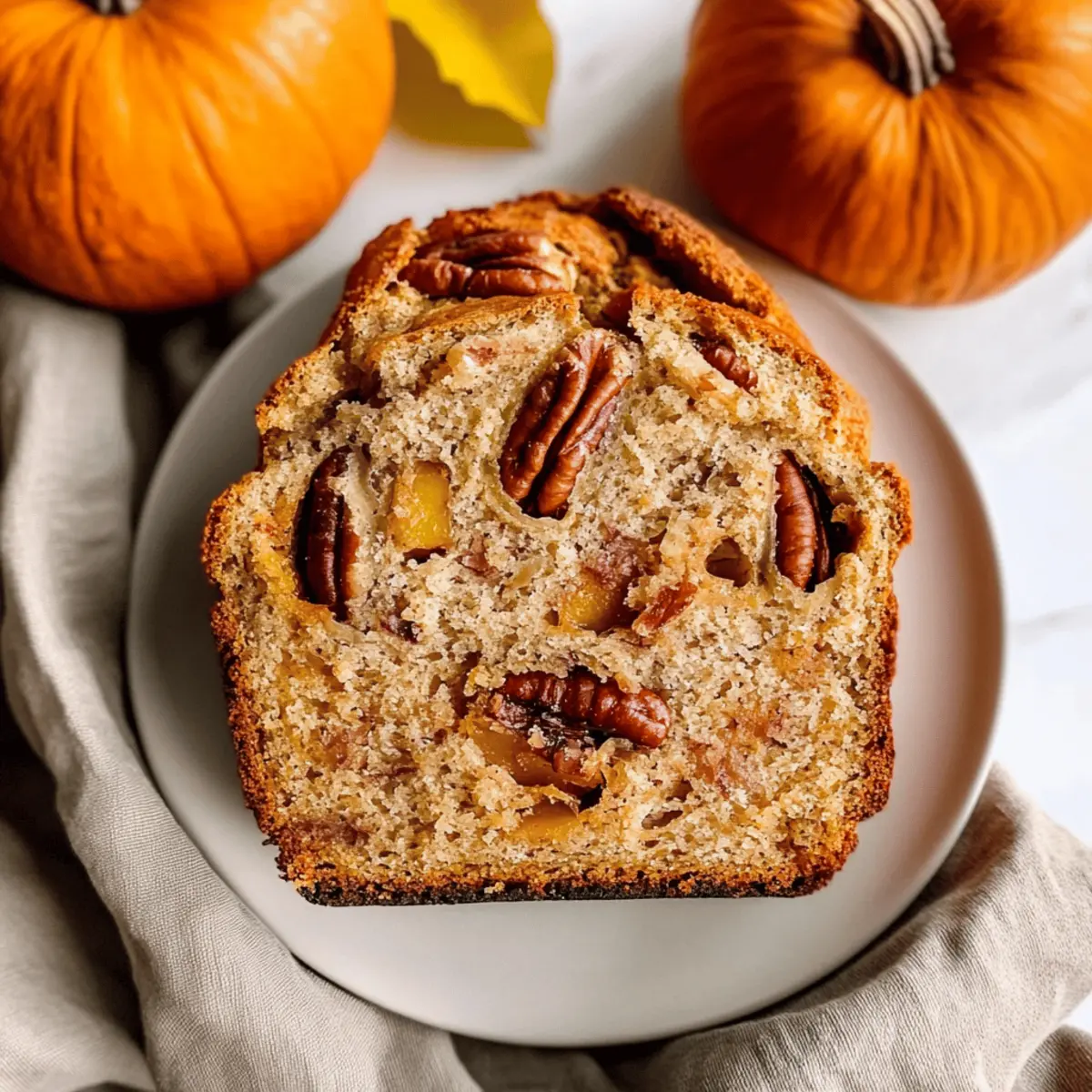 Pumpkin Apple Bread with Cinnamon and Pecans umedga